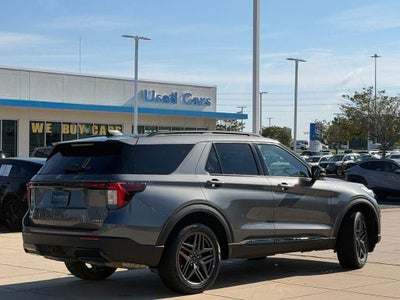 2025 Ford Explorer ST-Line