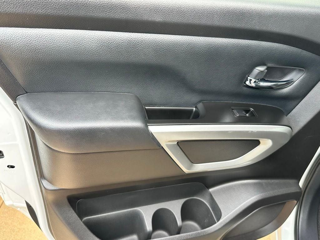 2024 Nissan Titan SV