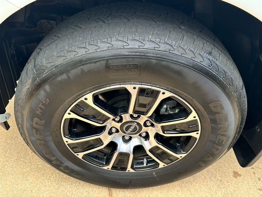 2024 Nissan Titan SV