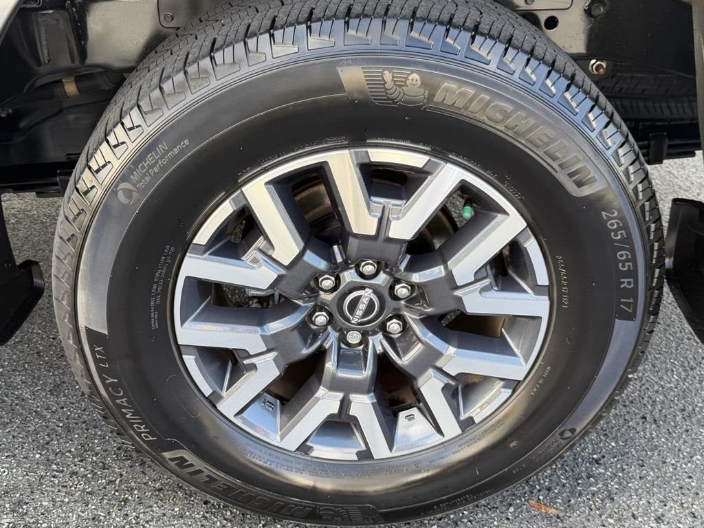 2024 Nissan Frontier SL