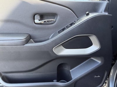 2024 Nissan Frontier SL