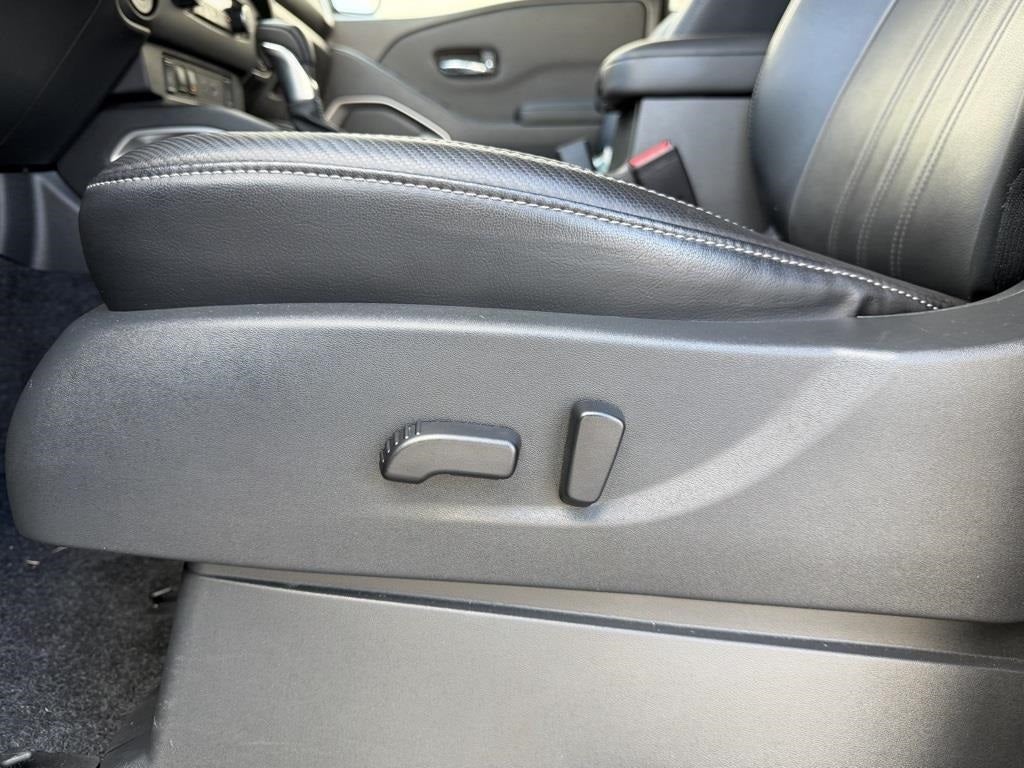 2024 Nissan Frontier SL