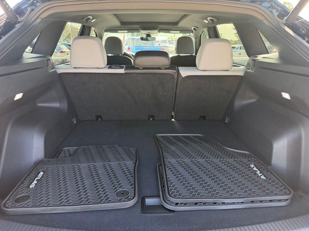 2025 Volkswagen Atlas Cross Sport 2.0T SEL R-Line Black