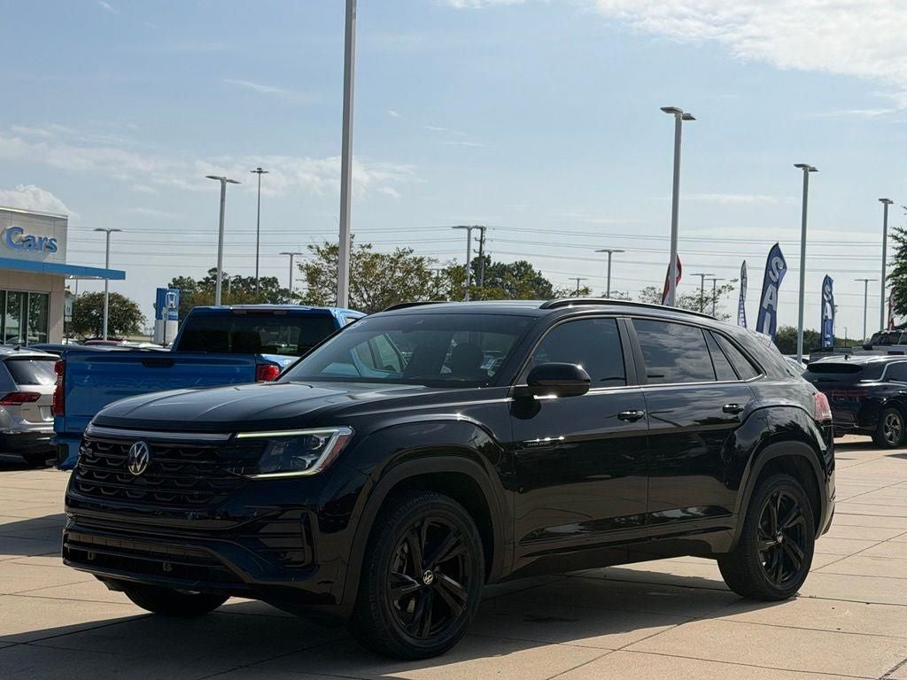 2025 Volkswagen Atlas Cross Sport 2.0T SEL R-Line Black