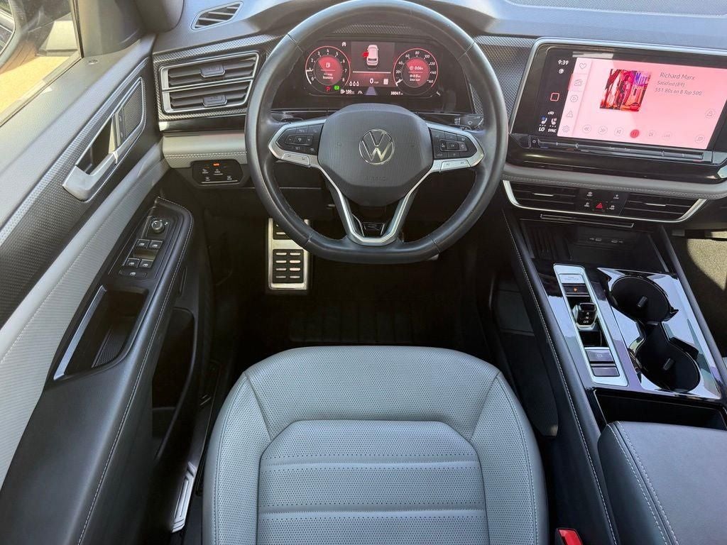 2025 Volkswagen Atlas Cross Sport 2.0T SEL R-Line Black