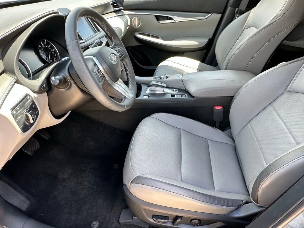 2023 INFINITI QX50 LUXE