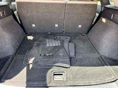 2023 INFINITI QX50 LUXE