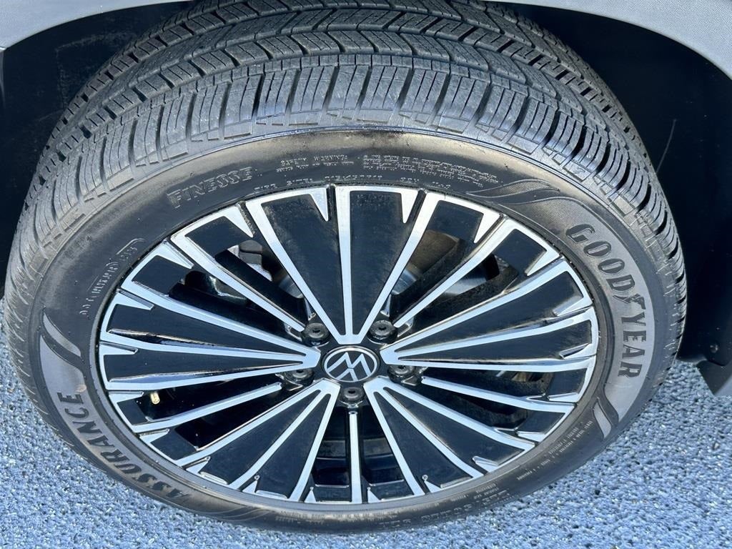 2025 Volkswagen Taos 1.5T SE