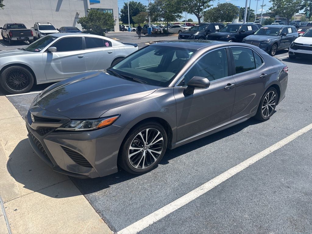 2020 Toyota Camry SE