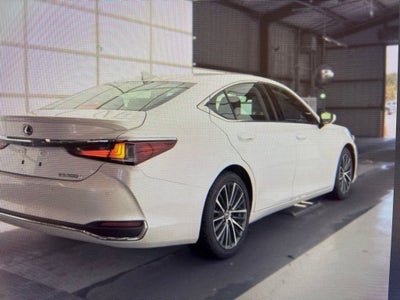 2024 Lexus ES 300h