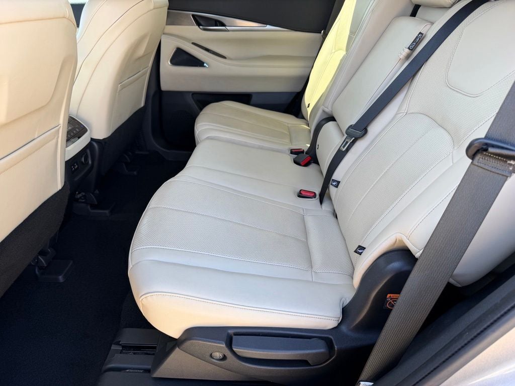 2022 INFINITI QX60 LUXE