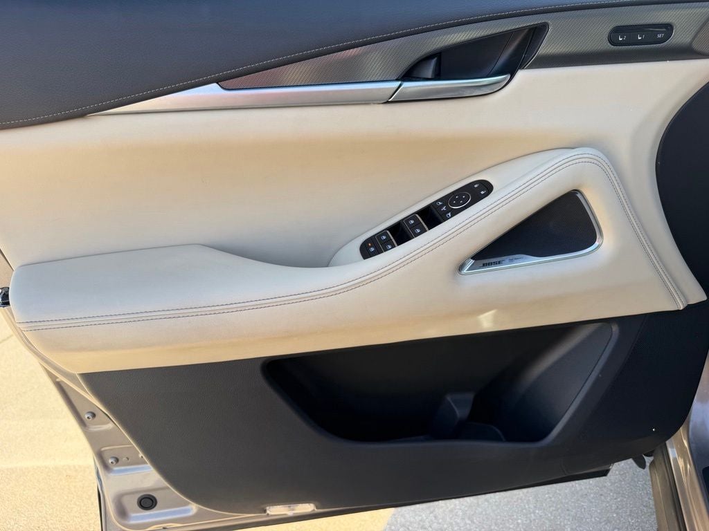 2022 INFINITI QX60 LUXE