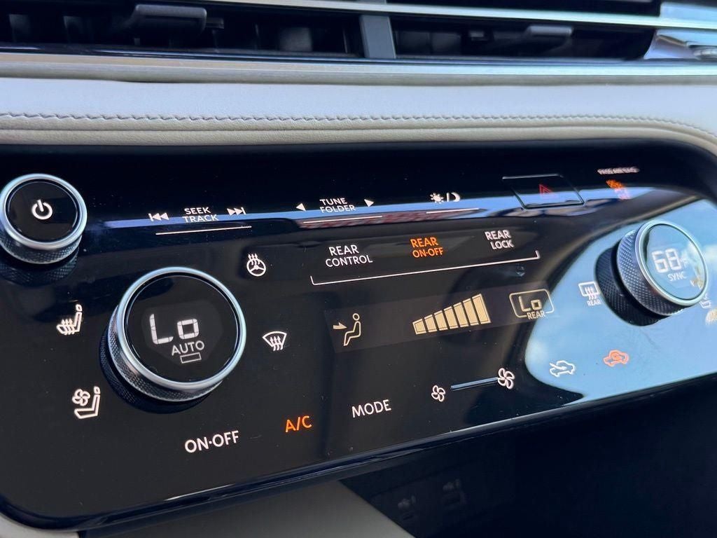 2022 INFINITI QX60 LUXE