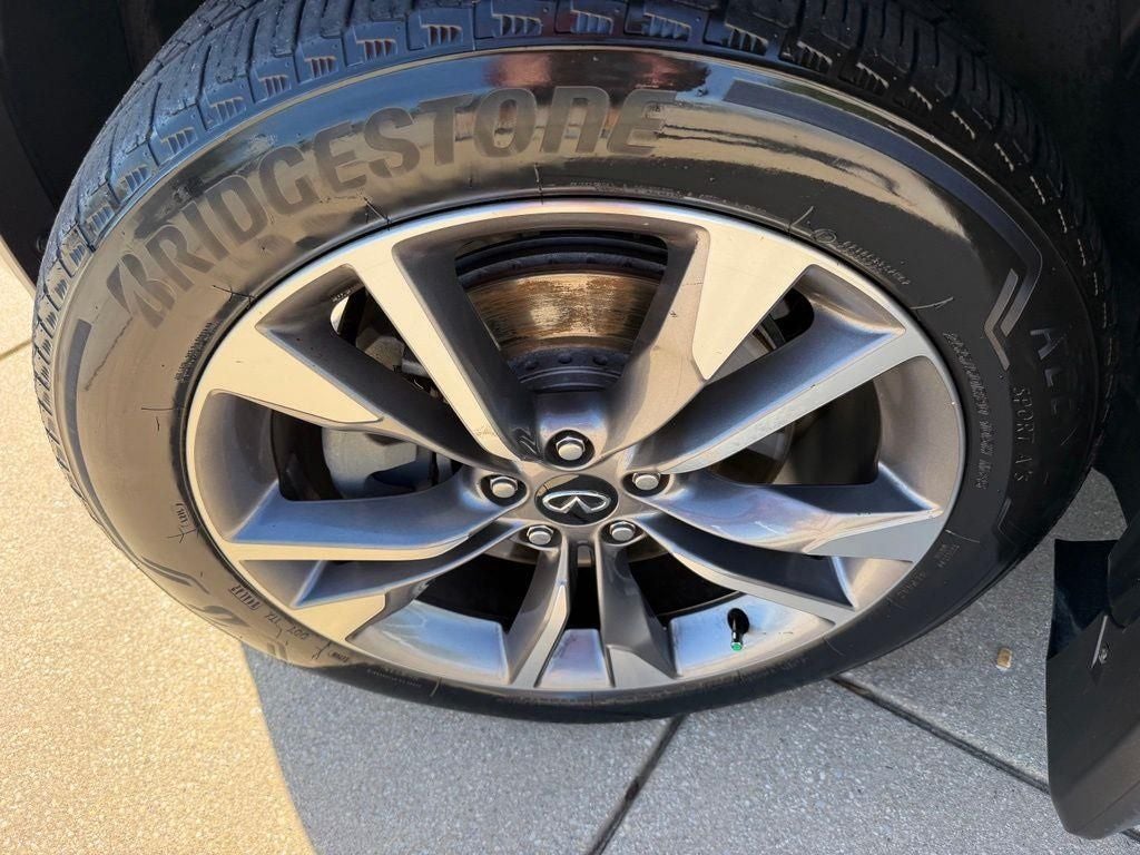 2022 INFINITI QX60 LUXE
