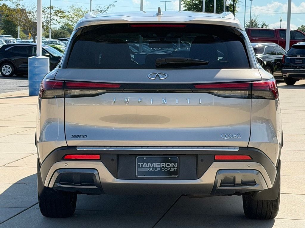 2022 INFINITI QX60 LUXE