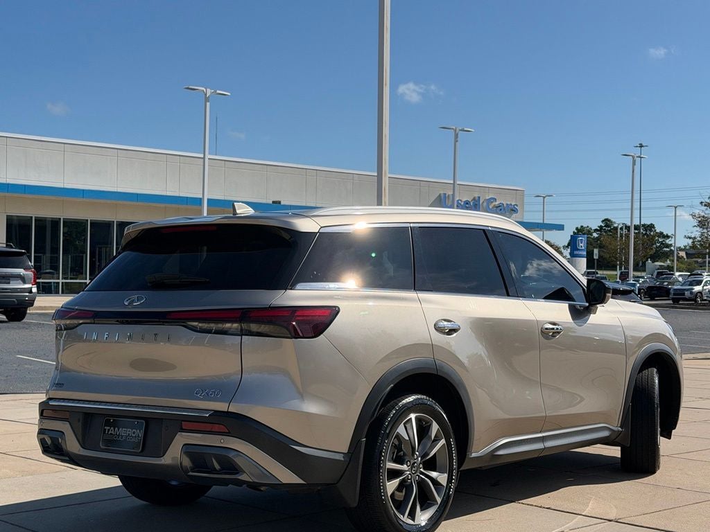 2022 INFINITI QX60 LUXE