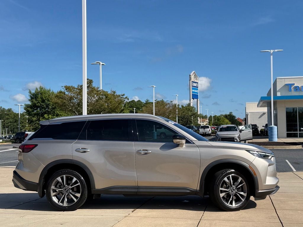 2022 INFINITI QX60 LUXE