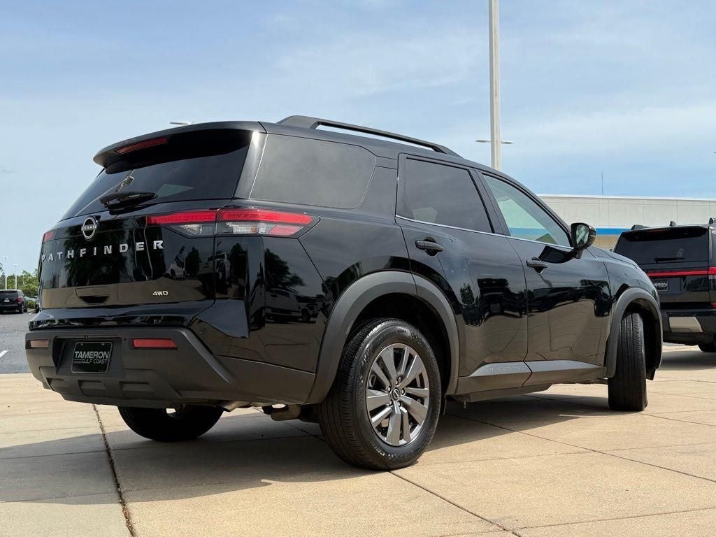 2025 Nissan Pathfinder SV