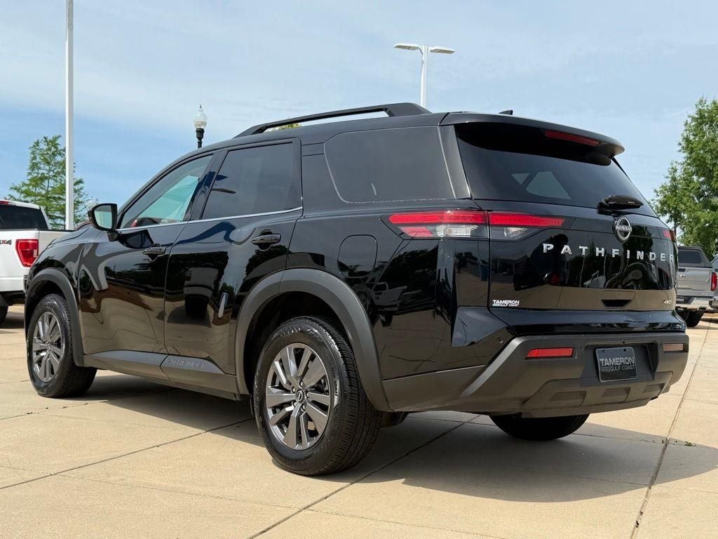 2025 Nissan Pathfinder SV
