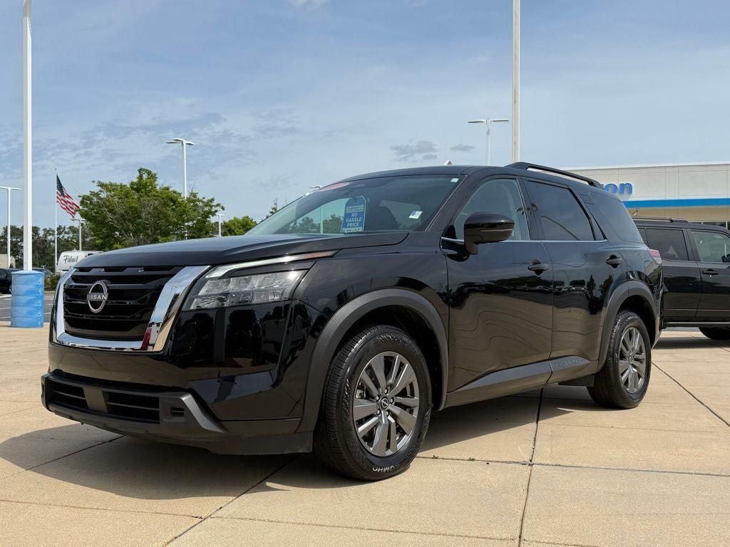 2025 Nissan Pathfinder SV