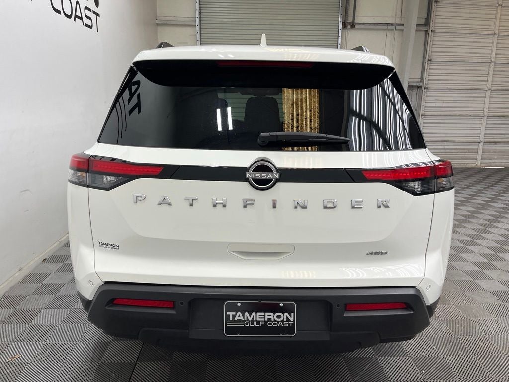 2025 Nissan Pathfinder SV