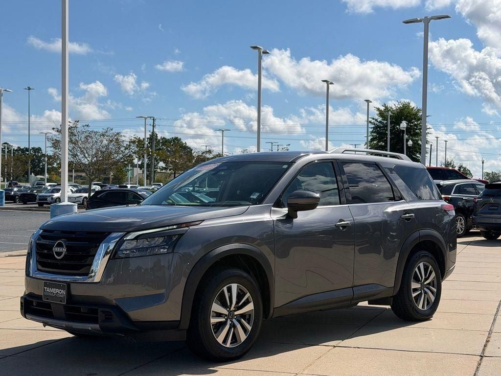 2025 Nissan Pathfinder SL