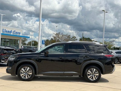 2025 Nissan Pathfinder SL