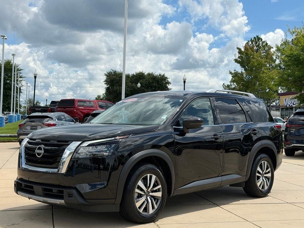 2025 Nissan Pathfinder SL