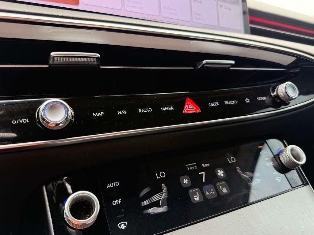 2026 Genesis GV70 2.5T Select