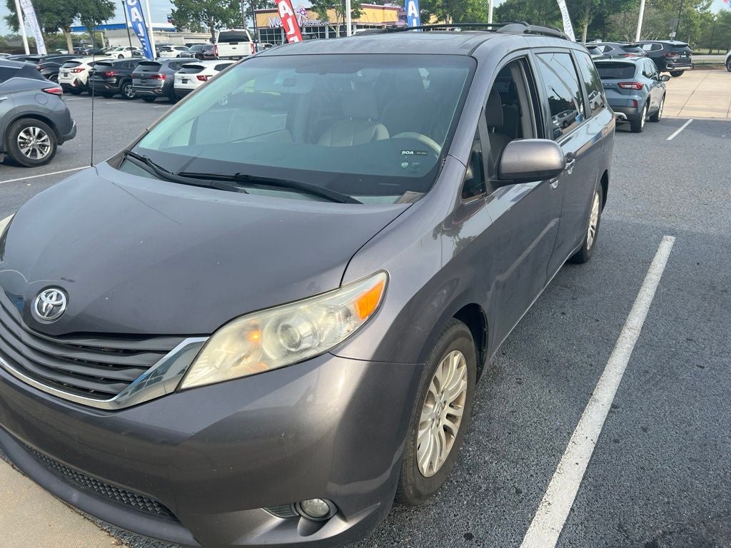 2012 Toyota Sienna XLE 8 Passenger