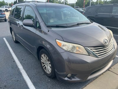 2012 Toyota Sienna XLE 8 Passenger