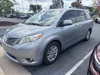 2016 Toyota Sienna XLE Premium 8 Passenger
