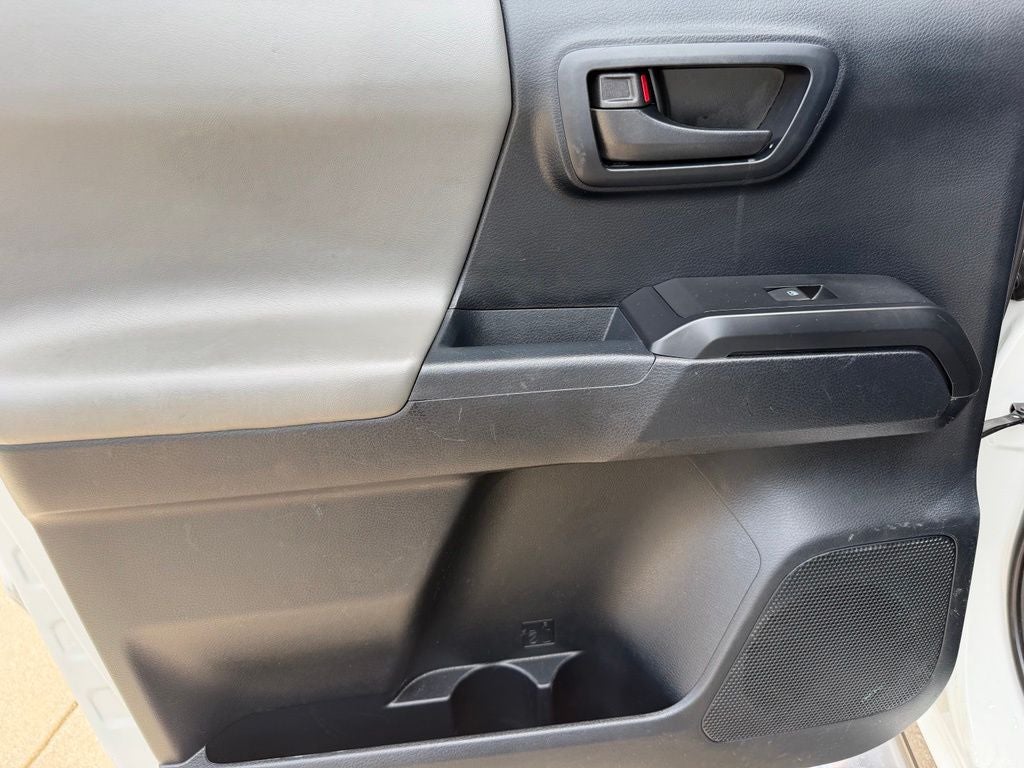 2016 Toyota Tacoma SR