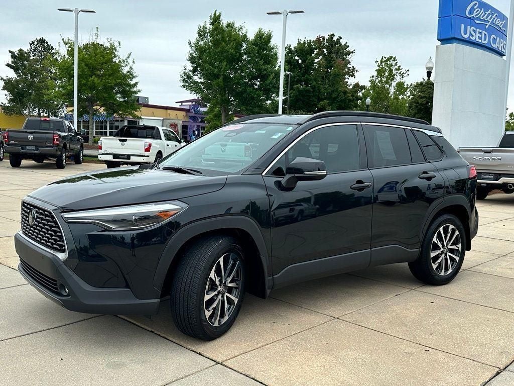 2025 Toyota Corolla Cross XLE