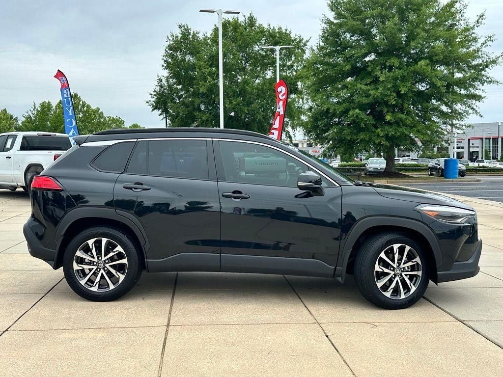 2025 Toyota Corolla Cross XLE