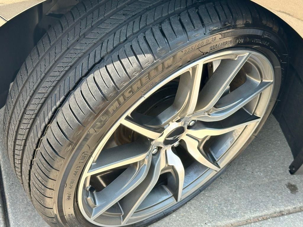 2025 Genesis G70 2.5T