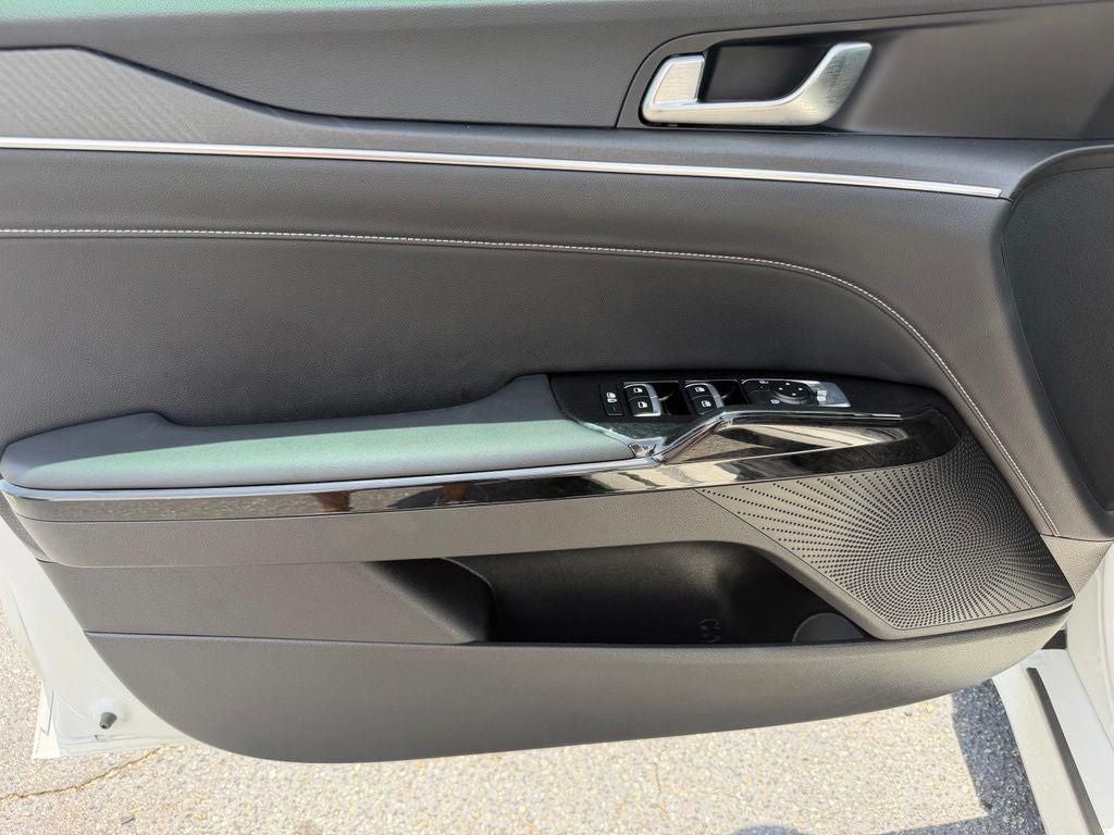 2025 Kia K5 GT-Line - Photo 12