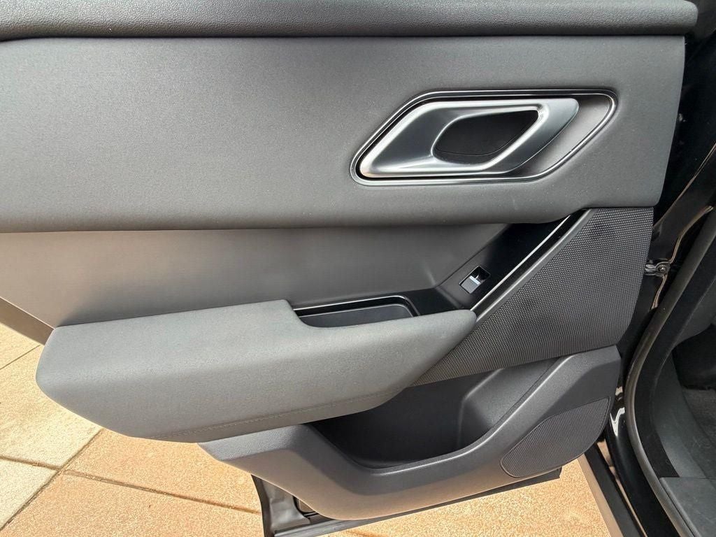 2025 Land Rover Range Rover Velar Dynamic SE