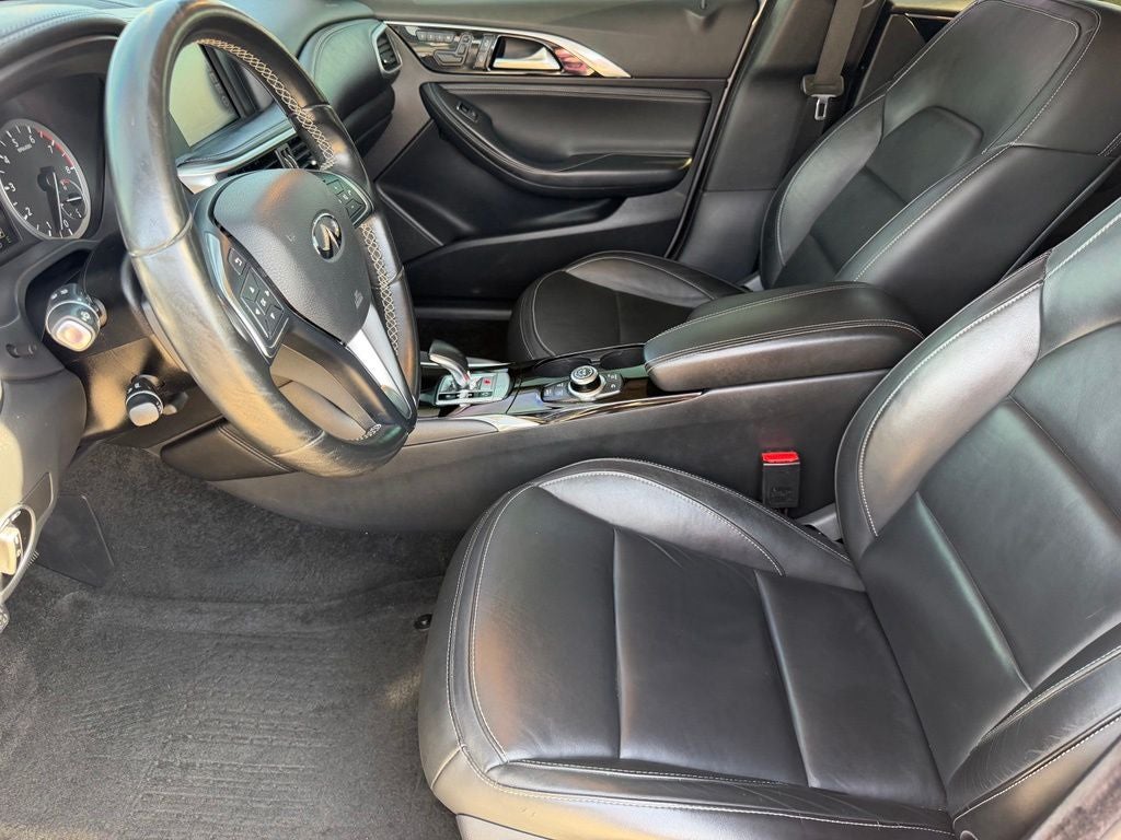 2018 INFINITI QX30 Premium