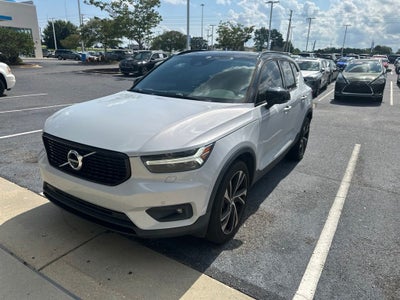 2020 Volvo XC40 R-Design