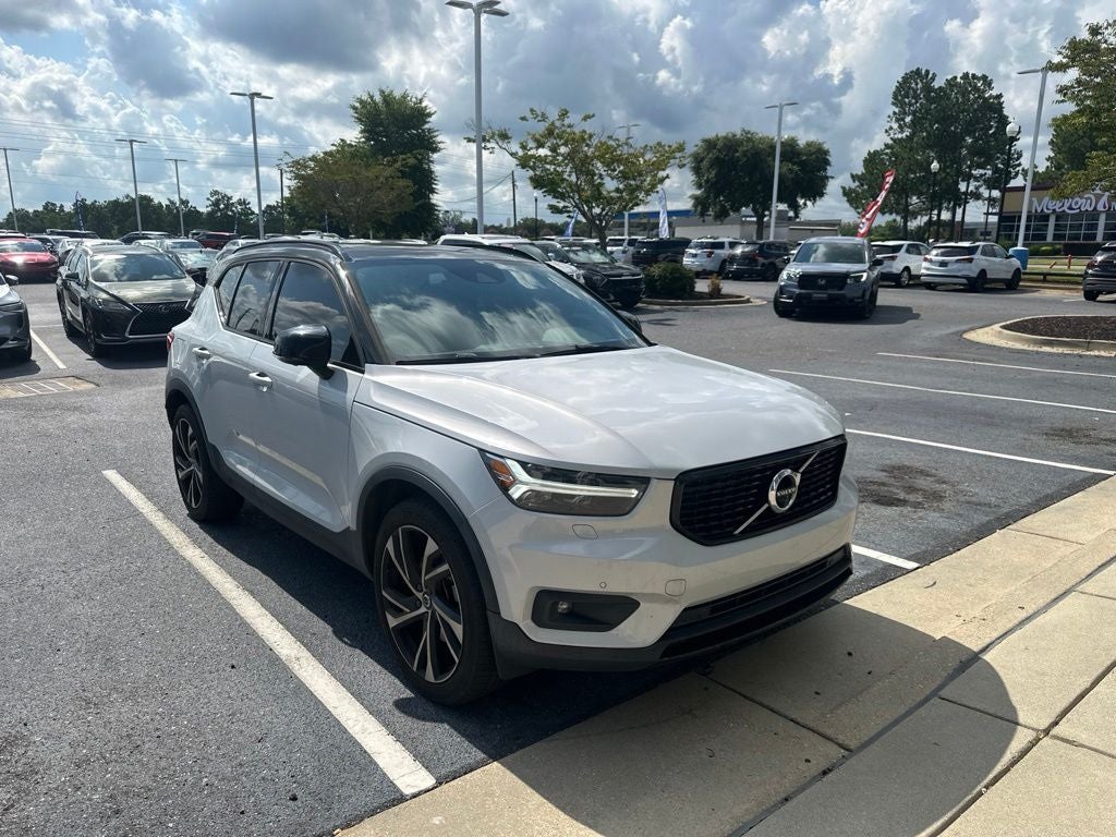 2020 Volvo XC40 R-Design