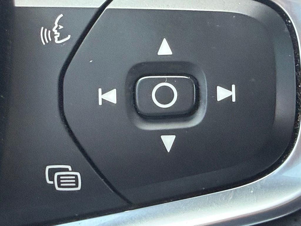 2020 Volvo XC40 R-Design