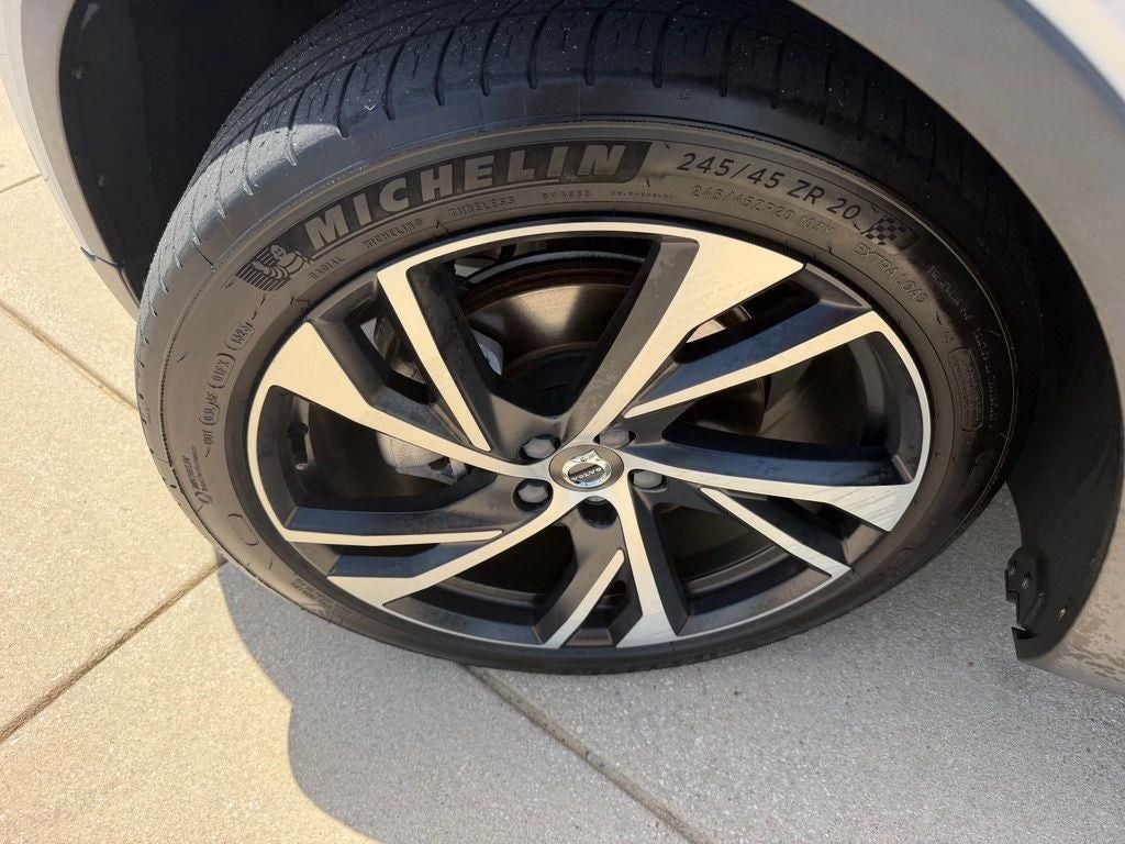 2020 Volvo XC40 R-Design